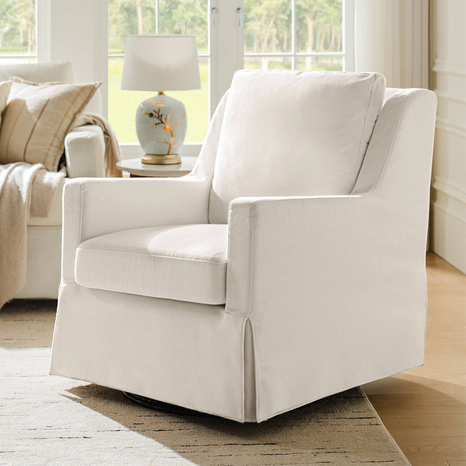 Vela Swivel Chair