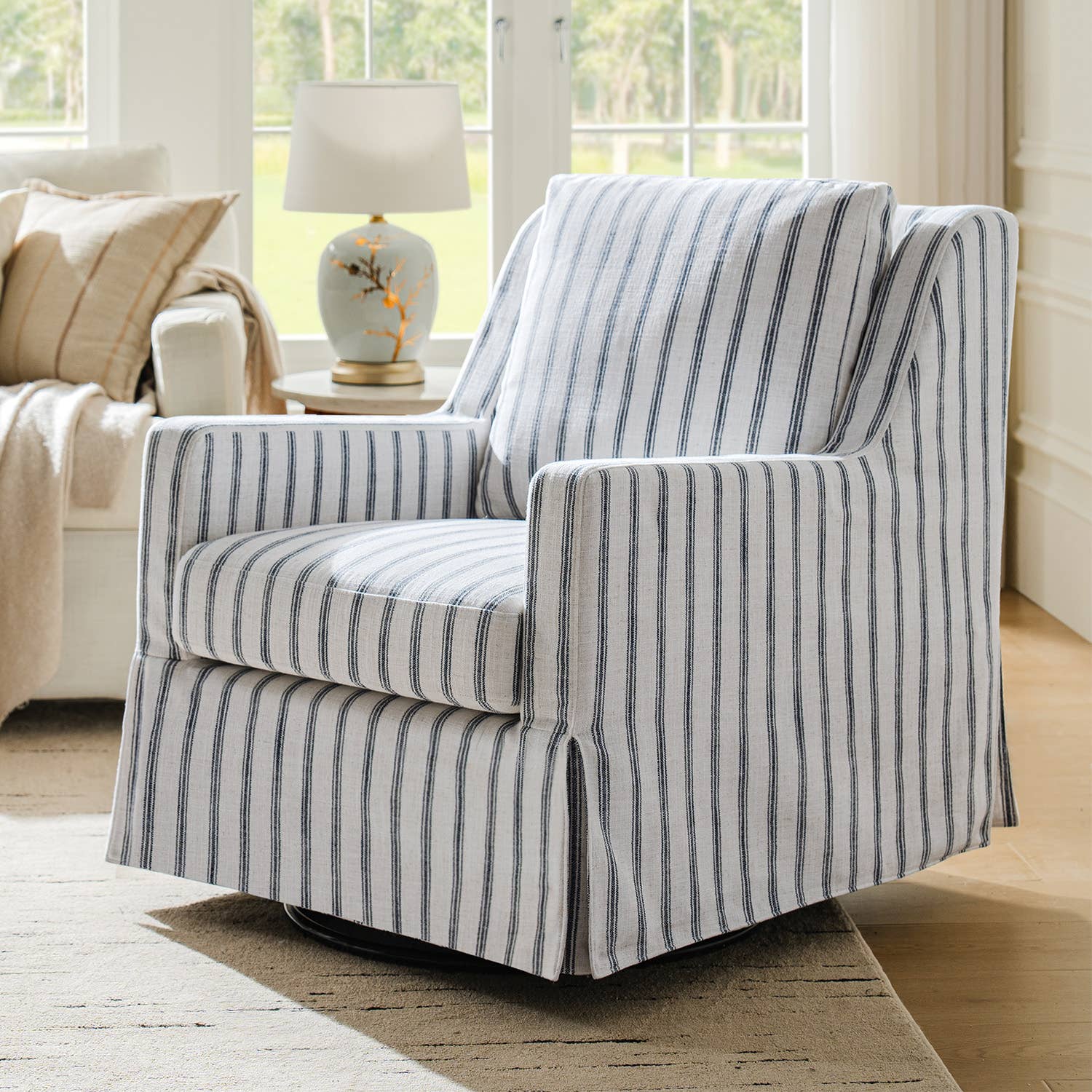 Vela Swivel Chair